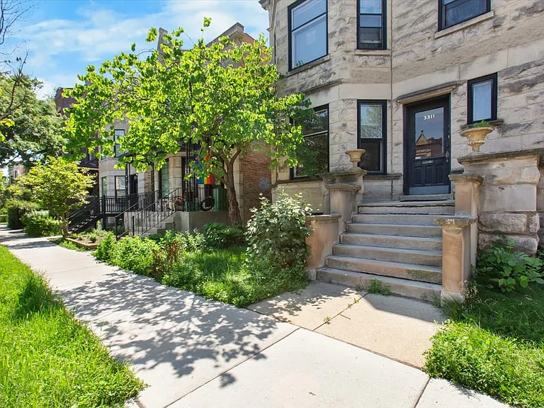3311 W Wrightwood Ave #1 — Photo 2