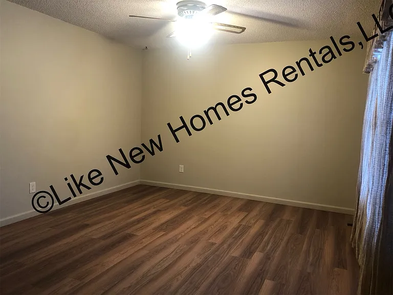 4440 Shubert Ave — Photo 12