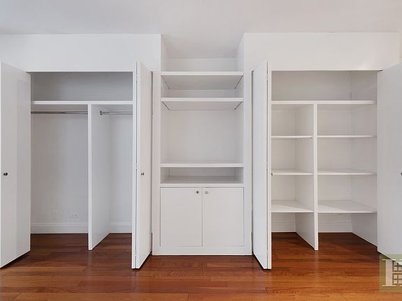 4th image of 305 E 40th St APT 5X