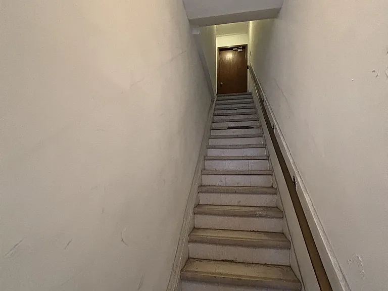 400 Parliament St — Photo 3