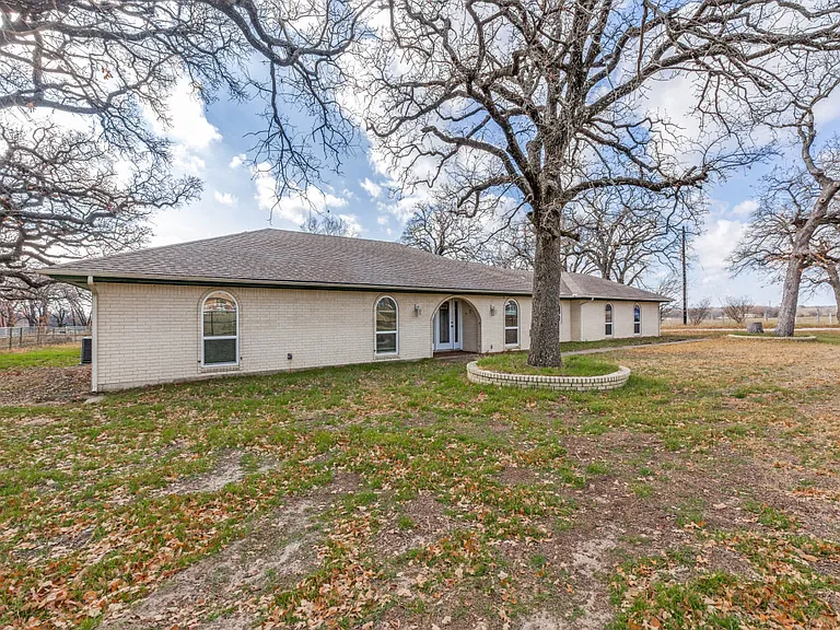 7335 Reed Rd — Photo 2