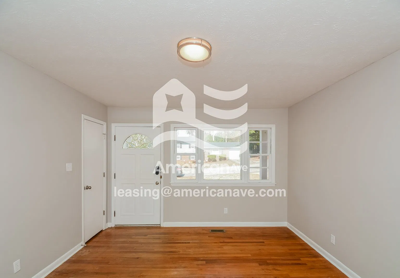 3 bed, 1.5 bath, 1456 sqft, $1,353 — Photo 2