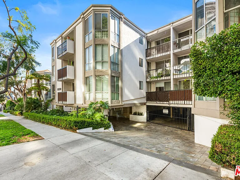 8530 Holloway Dr #318 — Photo 16