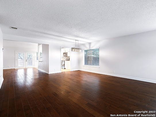 4th image of 8403 OAK POST ST