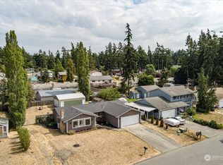 2166 Colonial Way, Oak Harbor, WA 98277
