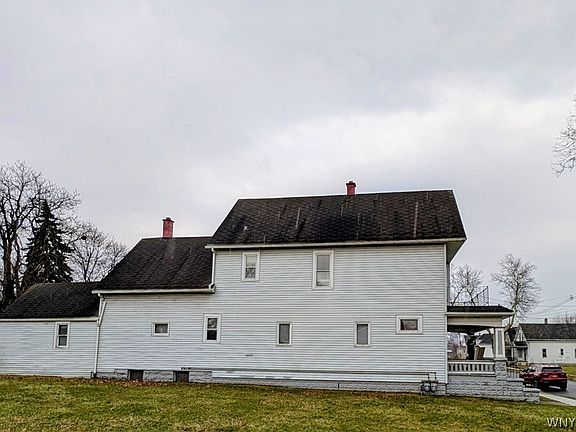2nd image of 49 Howlett St