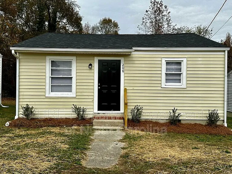 208 S Lexington Dr — Photo 2