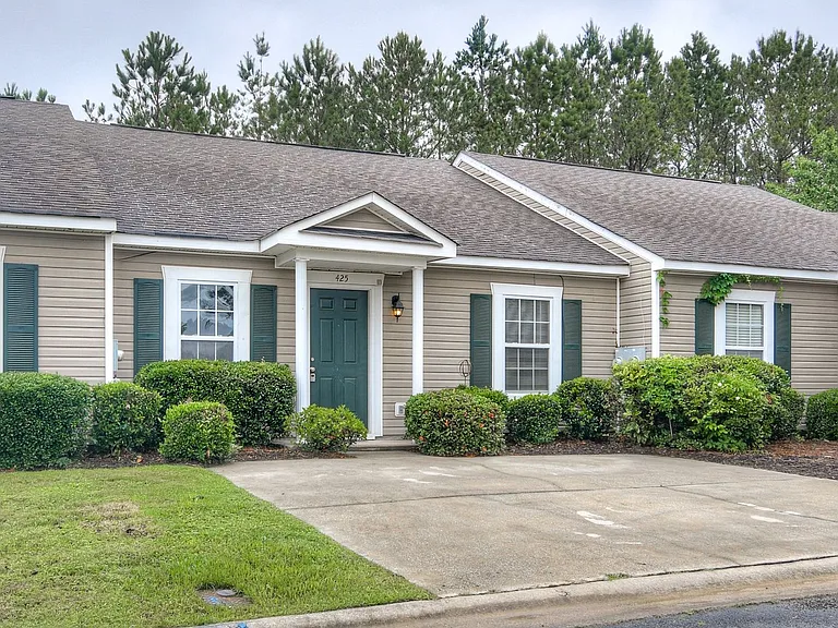 425 Long Needle Cir — Photo 3
