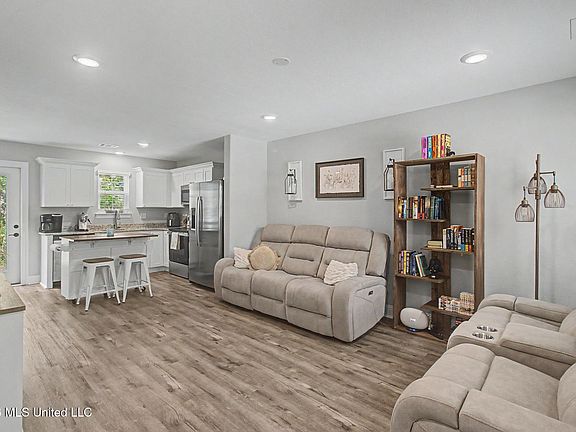 4th image of 13288 George Ave