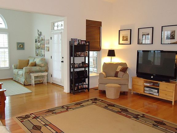 2nd image of 37906 Bayview Cir E