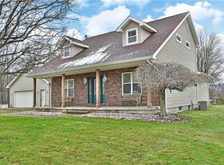 6891 Grove St, Brookfield, OH 44403