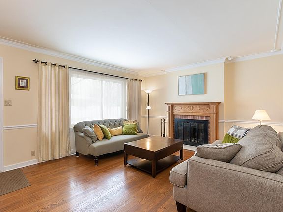 3rd image of 532 Claremont Ave