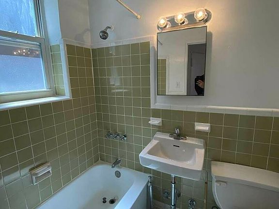 5th image of 443 E 83rd St #3C4