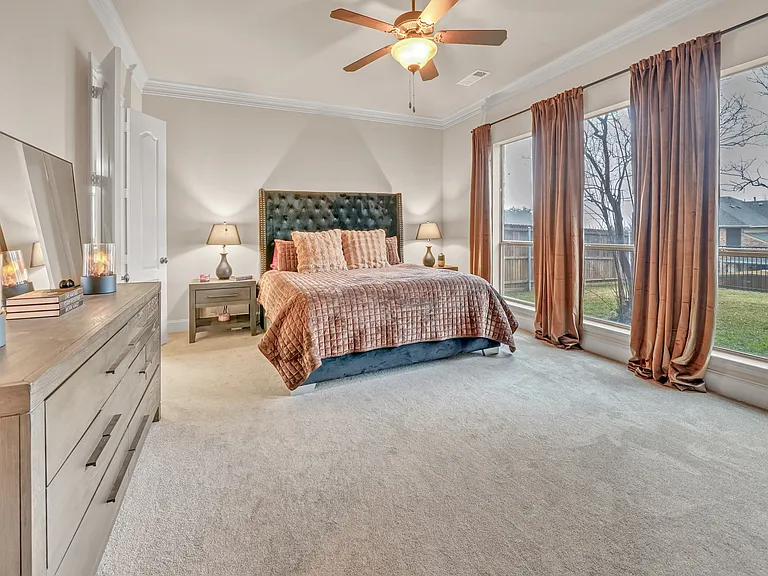 5048 Exposition Way — Photo 13