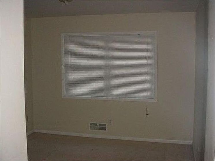 2nd image of 3668 Kingsboro Rd NE APT 8