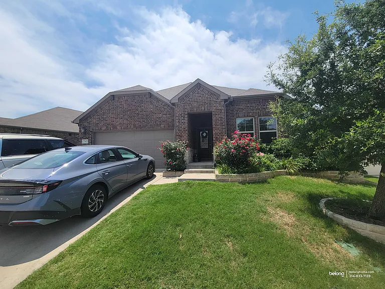 242 Maverick Ct — Photo 2