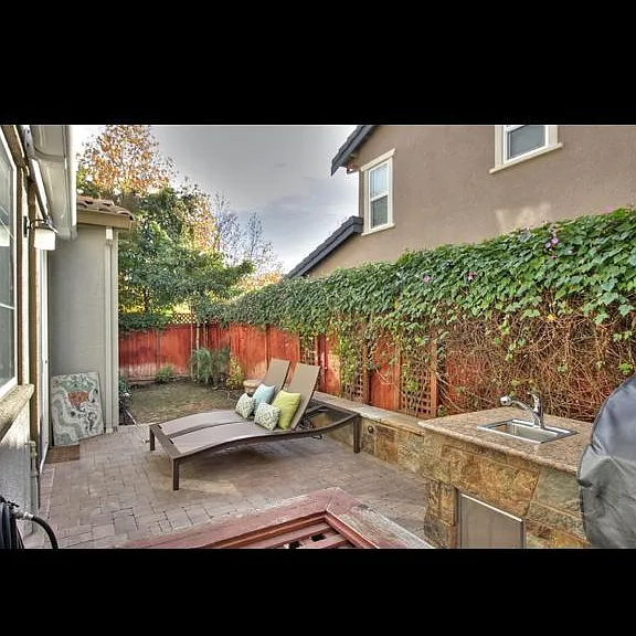 2069 Arlington Way — Photo 12