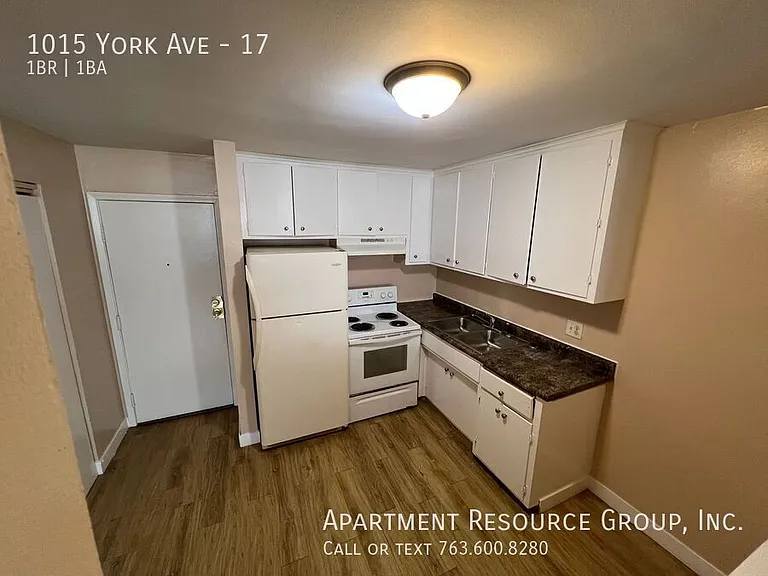 1015 York Ave #17 — Photo 10