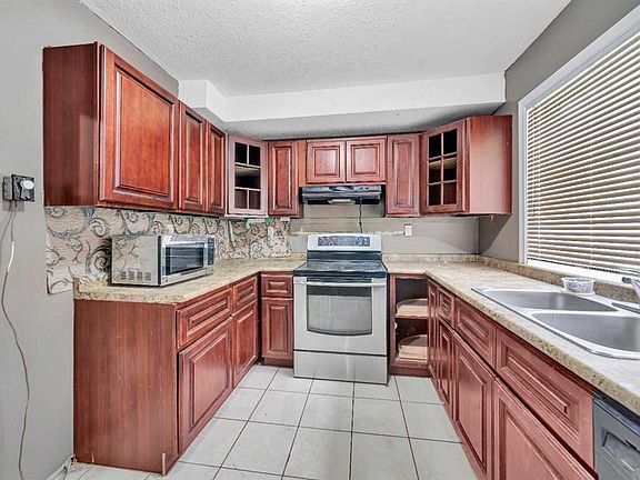 3rd image of 4825 N 45th St