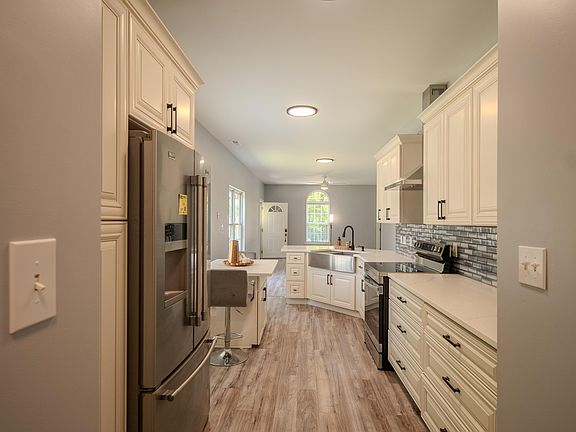 5th image of 1121 Kendall Dr