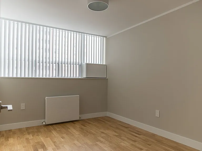 730 Saint Clarens Ave — Photo 21