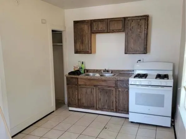 5742 W Chicago Ave #2, Chicago, IL 60651