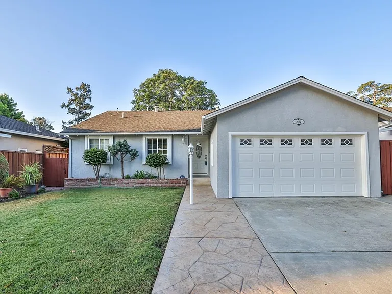 2062 Leon Dr — Photo 16