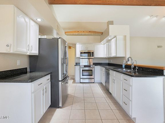 3rd image of 15040 N GREENHURST Avenue