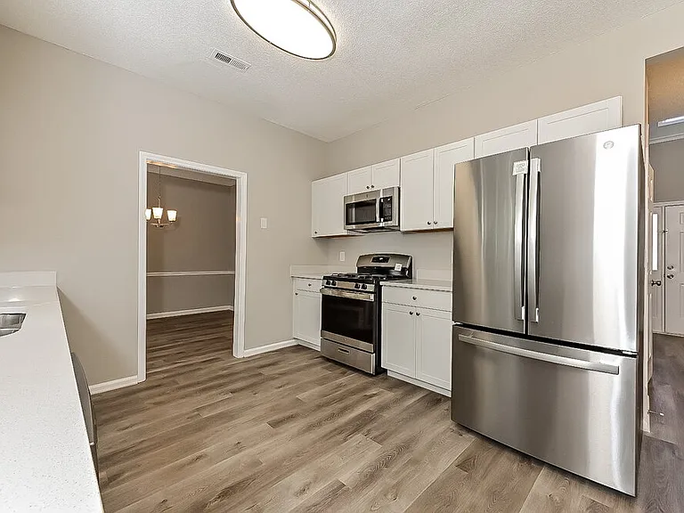 1603 Blossom Dr — Photo 6