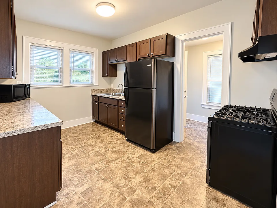 78 Salisbury Ave #1