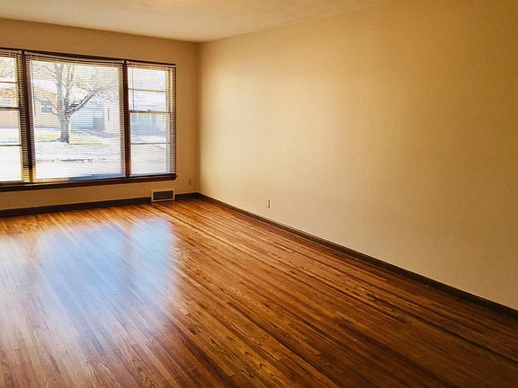 2nd image of 3368 S 81st Ave