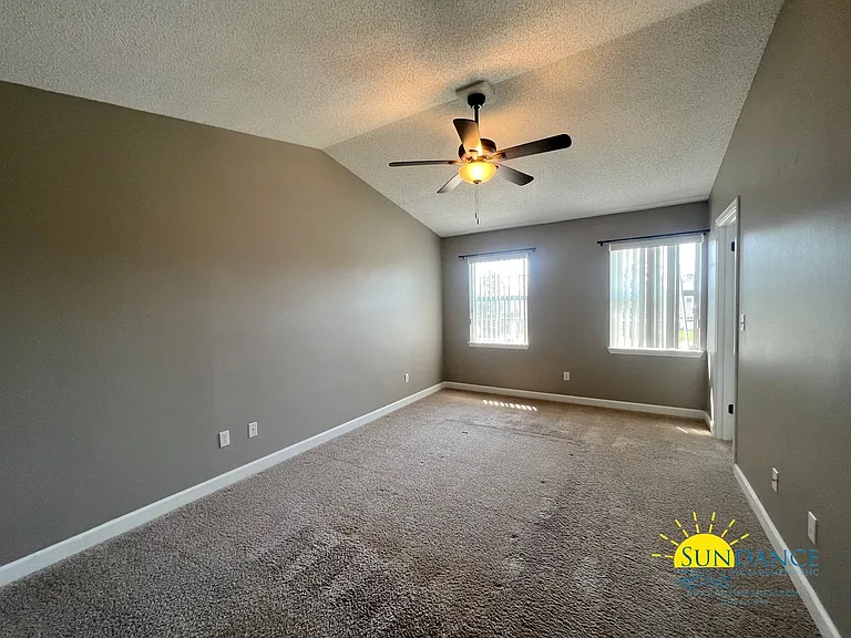 453 Forest Glen Pl — Photo 13