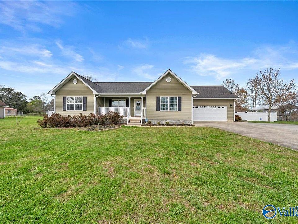 1st image of 52 Hall Ln