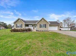 52 Hall Ln, Rainsville, AL 35986
