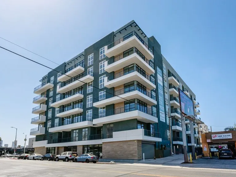 801 1/2 S Berendo St #1 — Photo 10