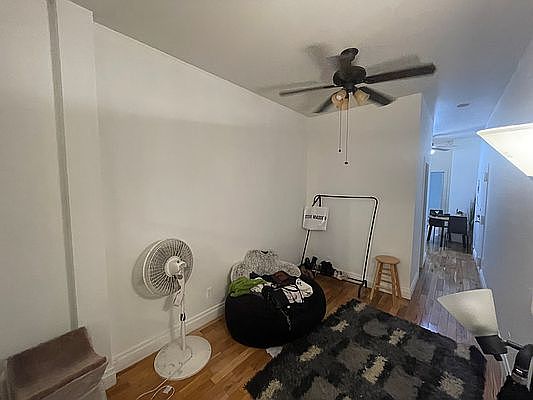 5th image of 290 Harman St #1RF