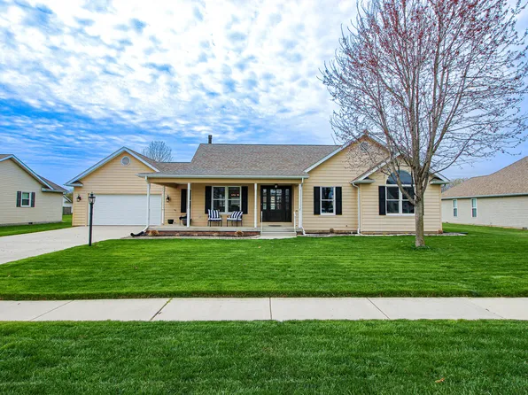 510 Fir St SW, Demotte, IN 46310