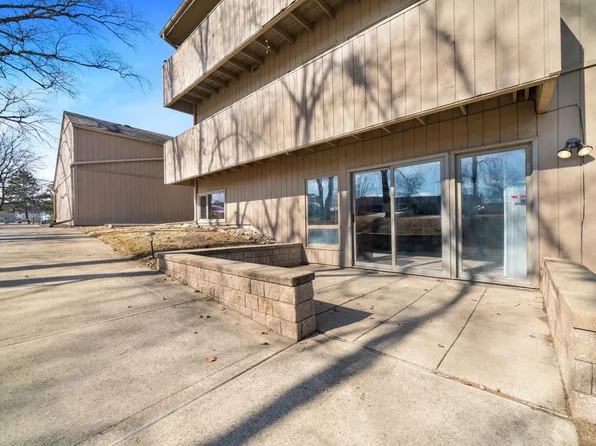 218 Bienterra Trl, Rockford, IL 61107