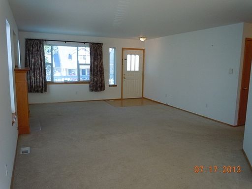 3rd image of 6179 Lincoln Dr