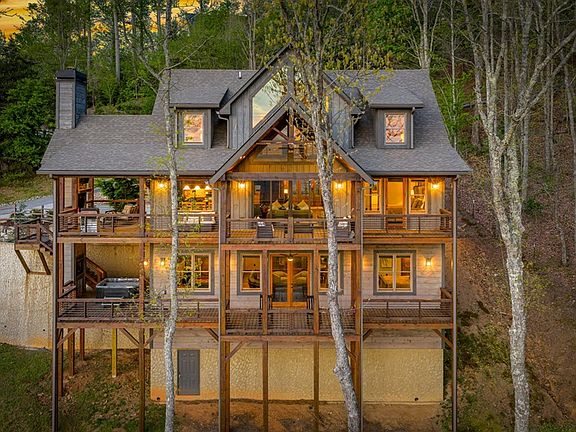 2nd image of 608 Blue Ridge Heights Dr