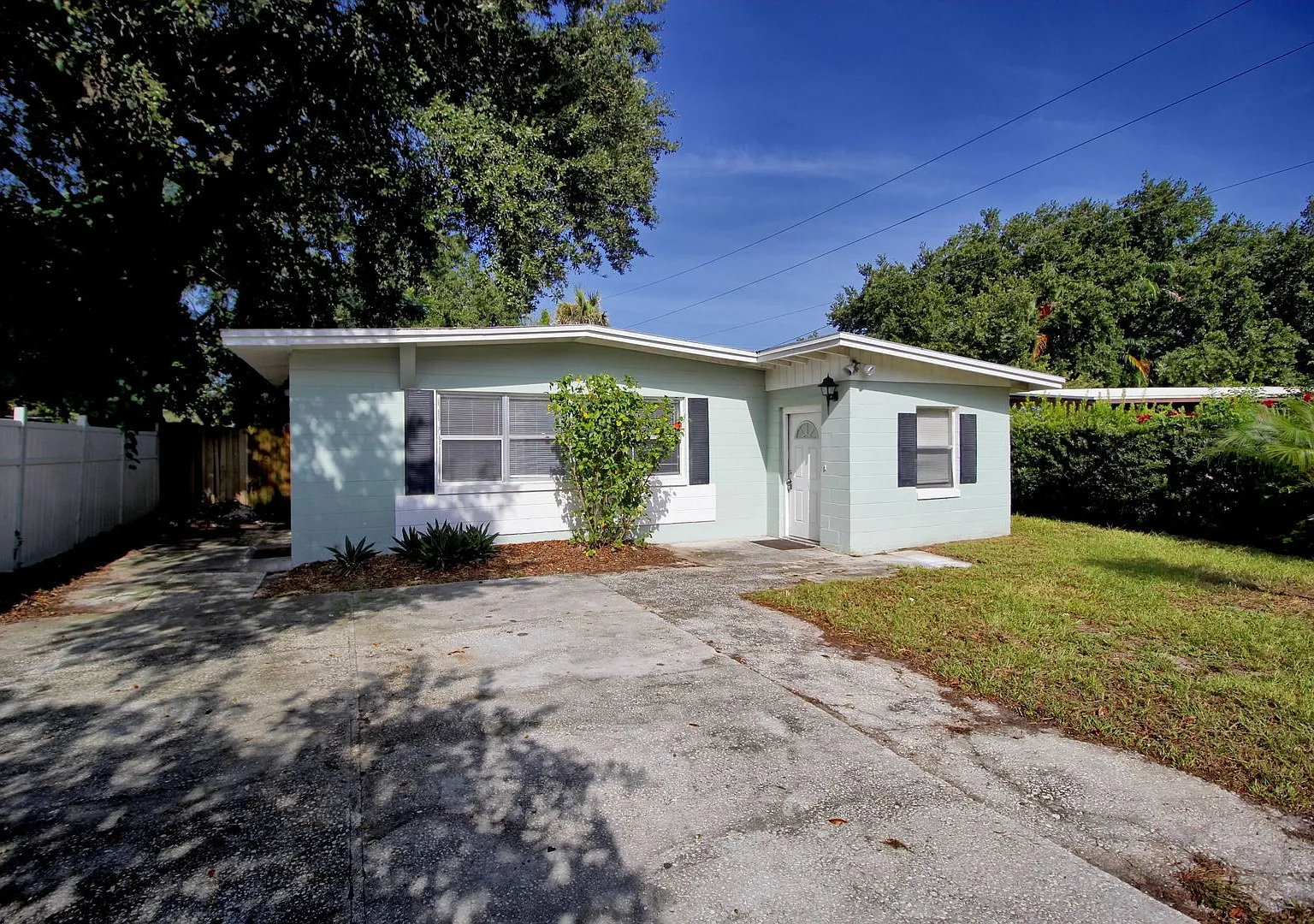 7608 Simms Ave — Photo 1