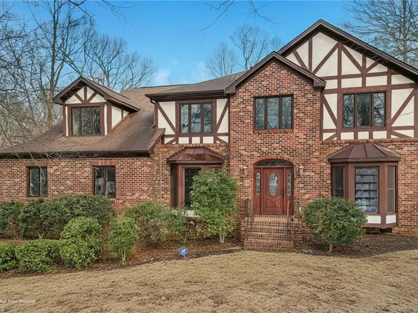 3808 Crosstimbers Dr, Greensboro, NC 27410