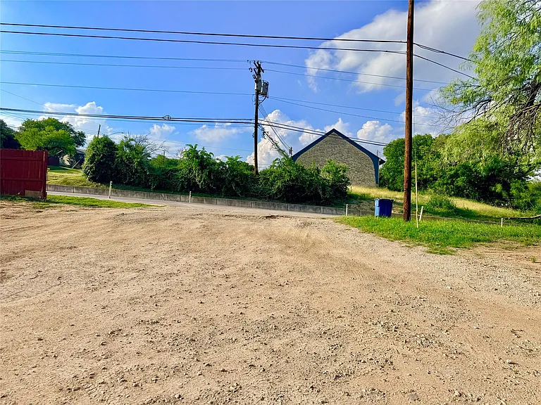 6257 Manor Rd #B — Photo 38