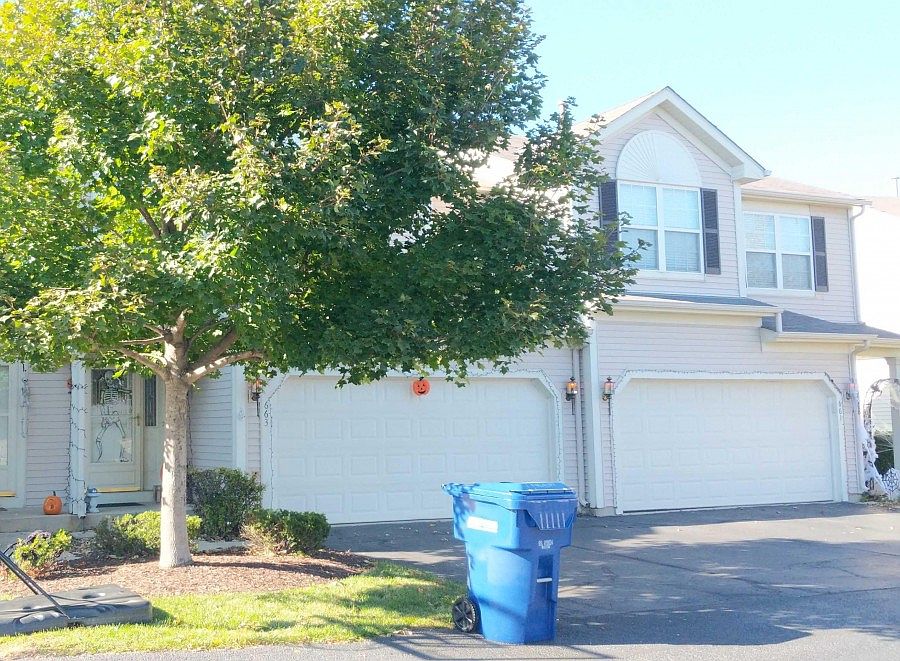 2nd image of 663 Kenwood Ct