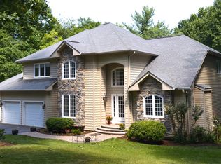 5772 Lost Dr, Roanoke, VA 24018