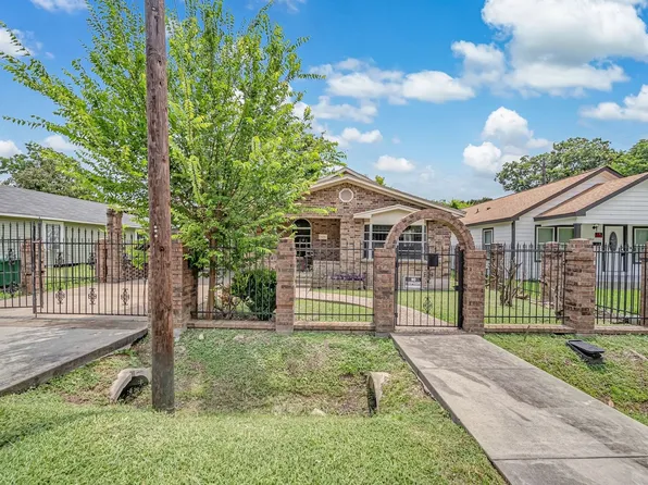 5204 Nichols St, Houston, TX 77020