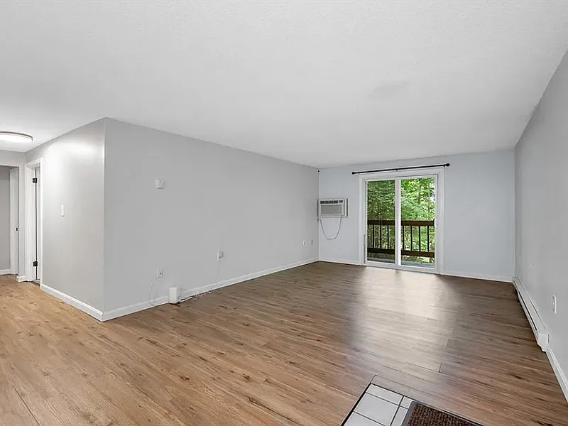 2 bed, 1.0 bath, 980 sqft, $1,770 — Photo 2
