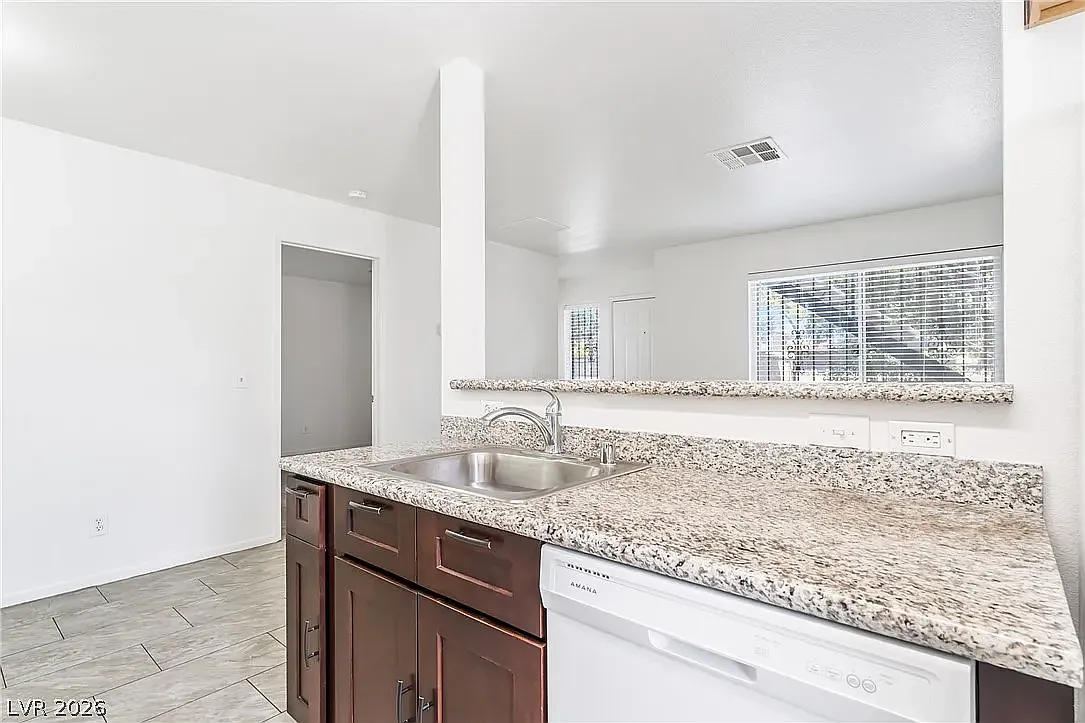 1 bed, 585 sqft, $1,200 — Photo 1