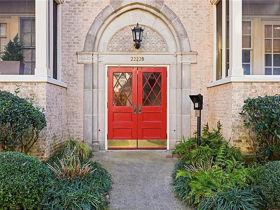 4th image of 2222 Peachtree Rd NW APT B6