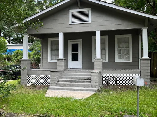 811 Milton Barnes Ave, Hattiesburg, MS 39401
